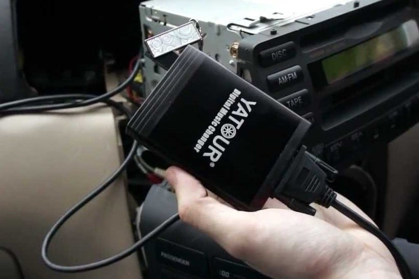 Zapojení USB / AUX adaptéru