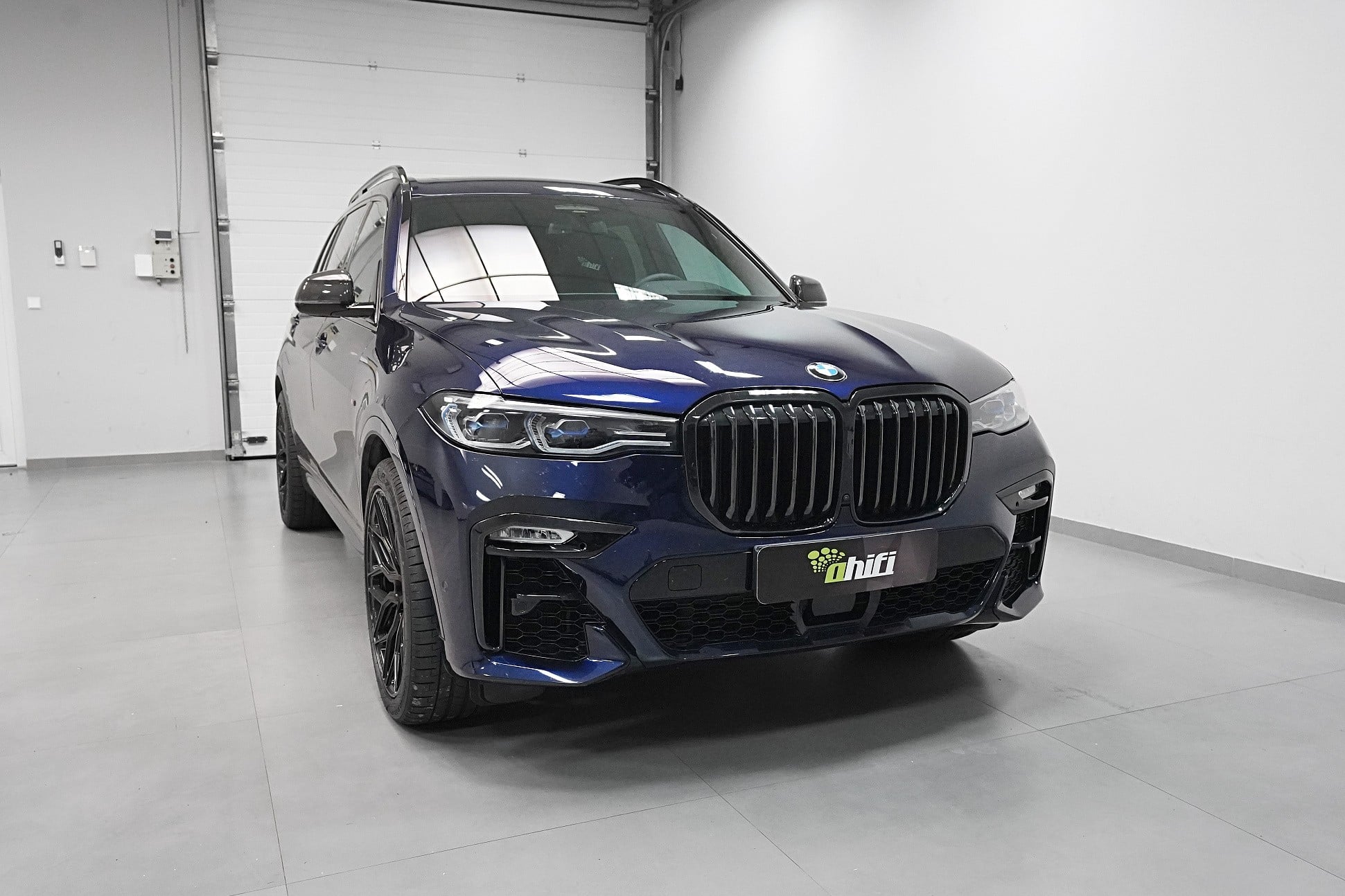 BMW X7 M50i